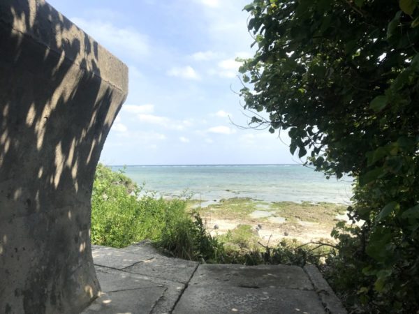 やどかり公園抜け道