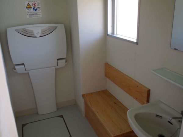 黒島港ターミナル内