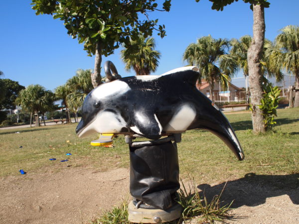 ロッキング遊具イルカ